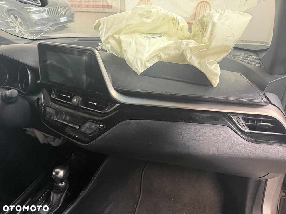 Toyota C-HR Lounge - 7