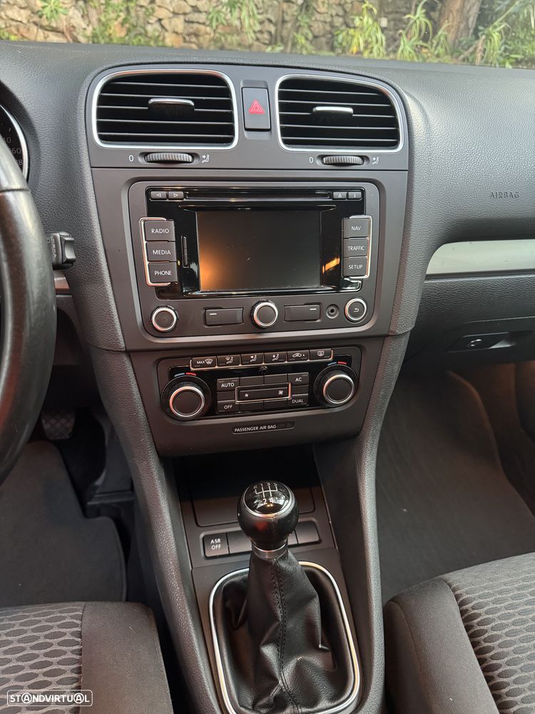 VW Golf 1.6 TDI Confortline - 10