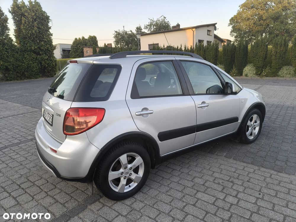 Suzuki SX4 1.6 Comfort Plus - 6