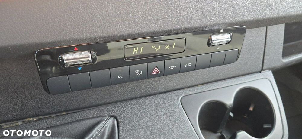 Mercedes-Benz Sprinter - 37