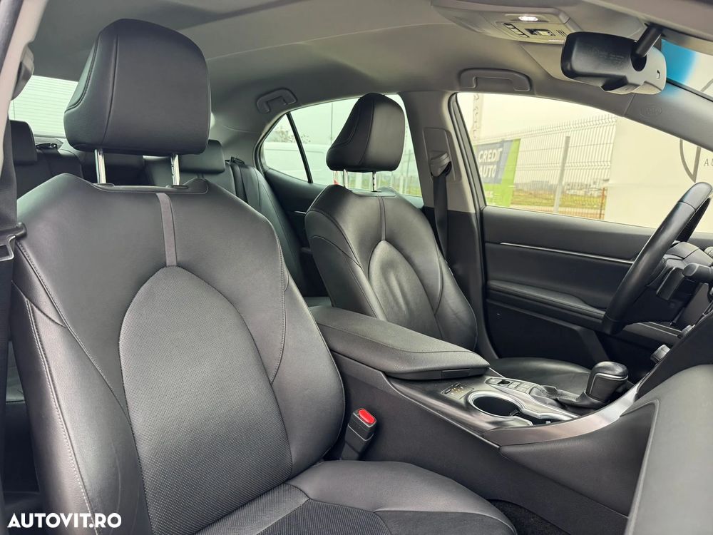 Toyota Camry 2.5 Hybrid Dynamic - 17