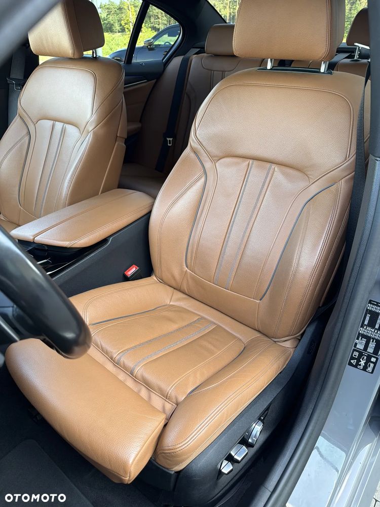 BMW Seria 5 520d xDrive M Sport sport - 12
