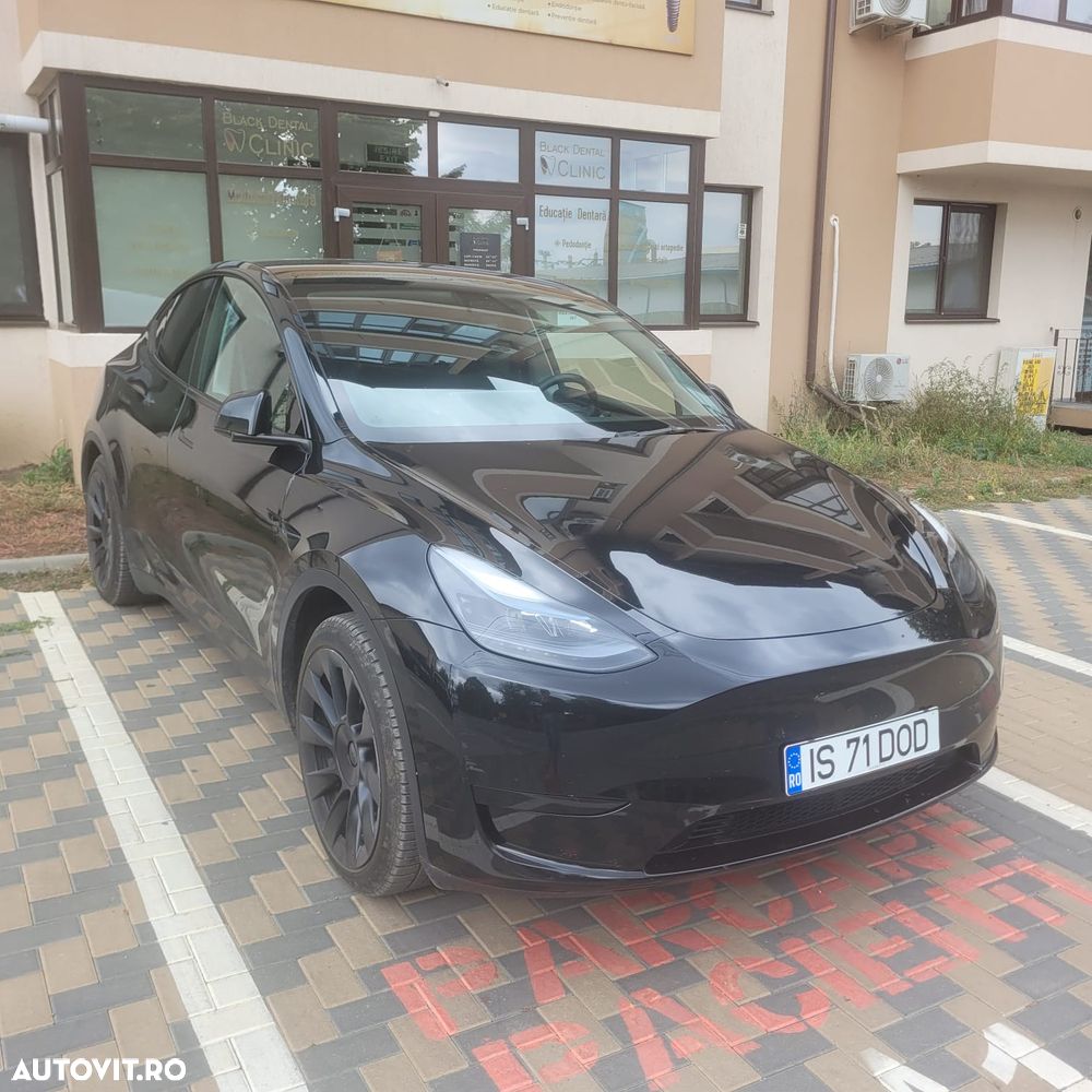 Tesla Model Y - 1