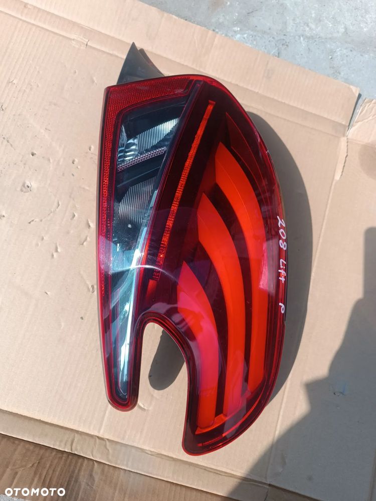 LAMPA TYŁ TYLNA PRAWA PEUGEOT 208 LIFT - 4