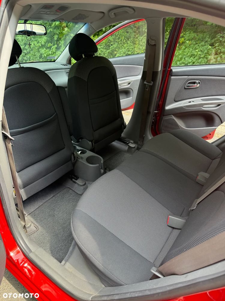 Kia Rio 1.6 Sport - 21