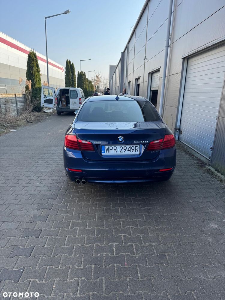 BMW Seria 5 520d xDrive - 4