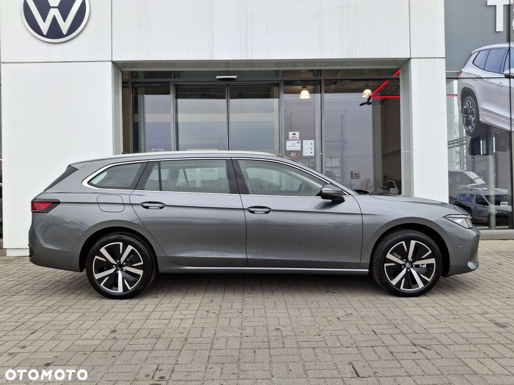 Volkswagen Passat - 4