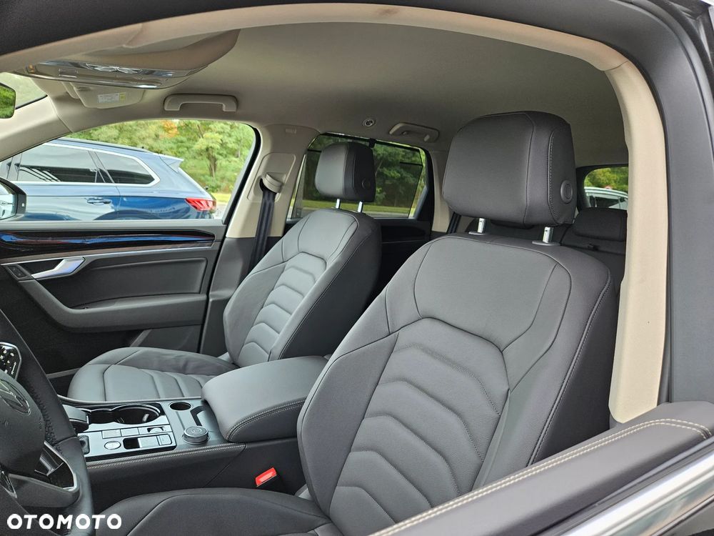 Volkswagen Touareg 3.0 V6 TFSI Plug-In Hybrid 4Motion Elegance - 9