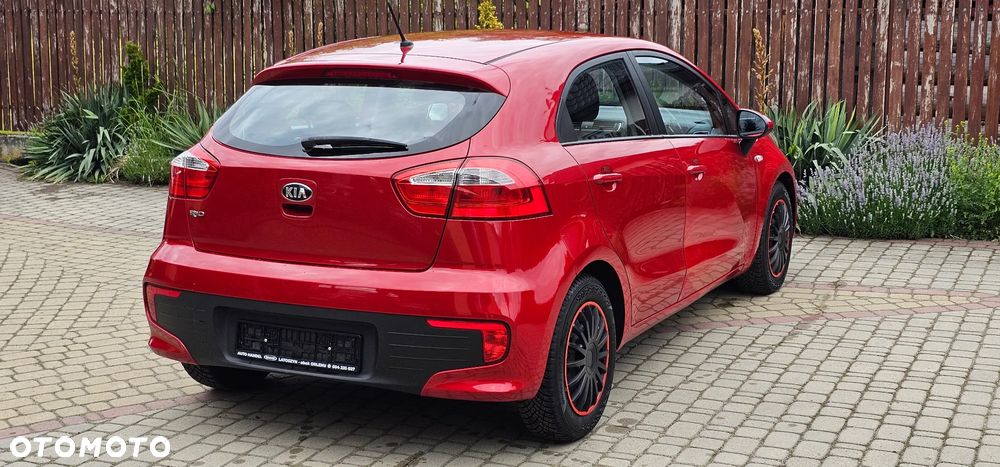 Kia Rio - 4