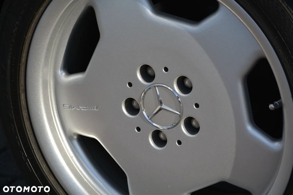 Mercedes-Benz CLK - 24