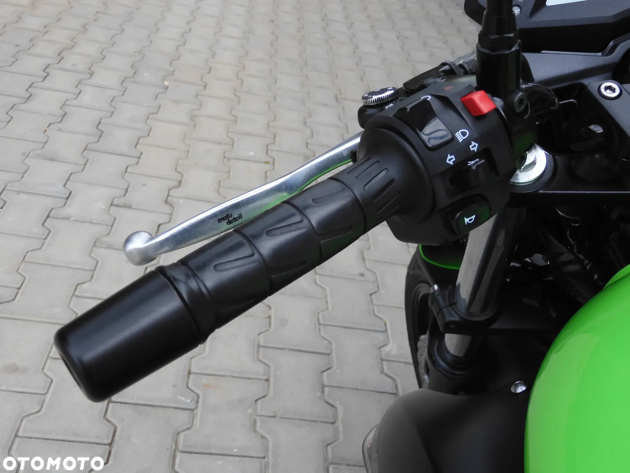 Kawasaki ER - 16