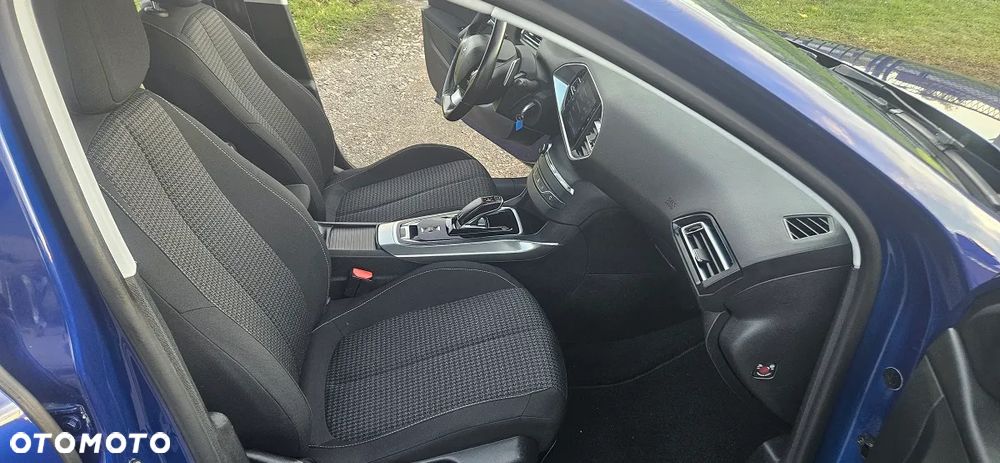 Peugeot 308 BlueHDi 130 EAT8 Allure - 9