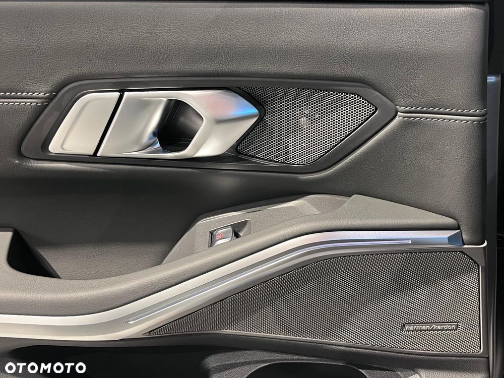 BMW M3 Competition M xDrive - 27