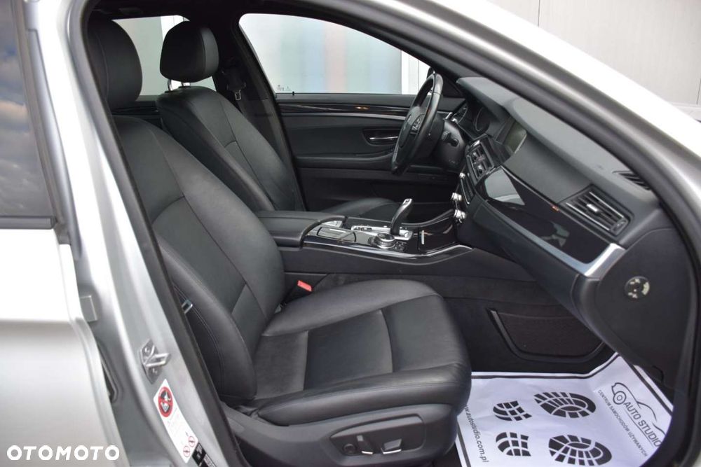 BMW Seria 5 520d xDrive - 6