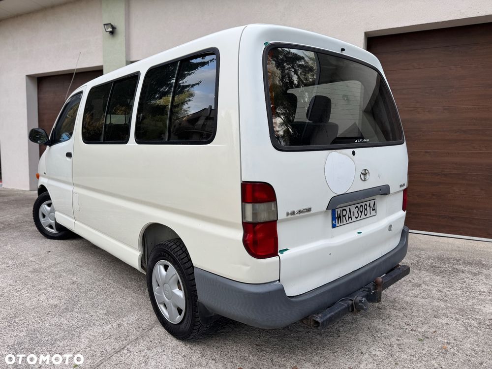 Toyota Hiace Standard - 12