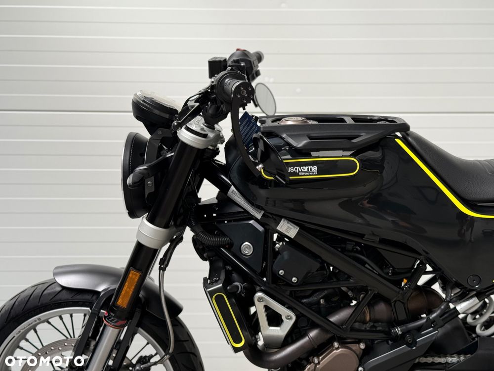 Husqvarna Svartpilen - 25