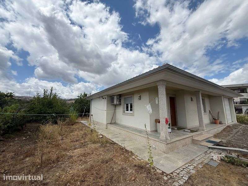 Moradia recente de 145 m² com terreno de 750 m² - Grande imagem: 5/6