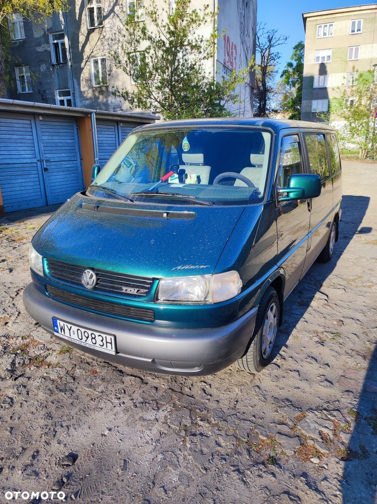 Volkswagen Multivan - 1