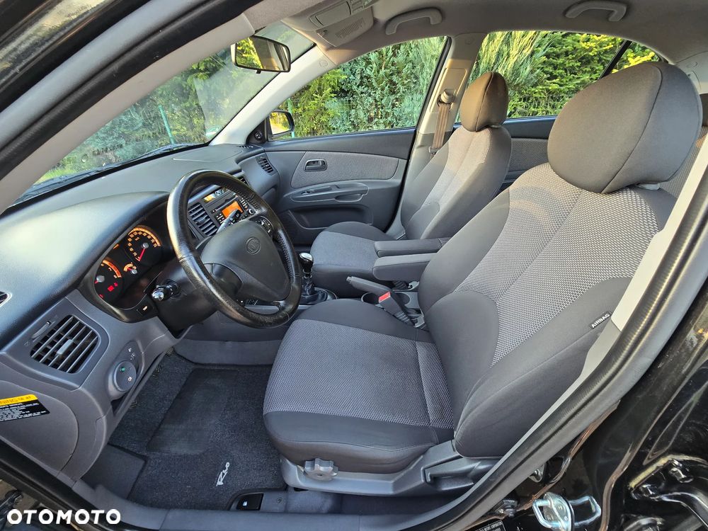 Kia Rio - 9