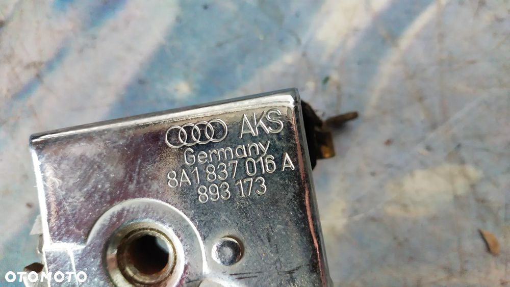 Zamek drzwi przód prawy 8A1837016A Audi - 2