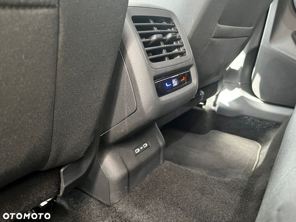 Volkswagen T-Roc - 16