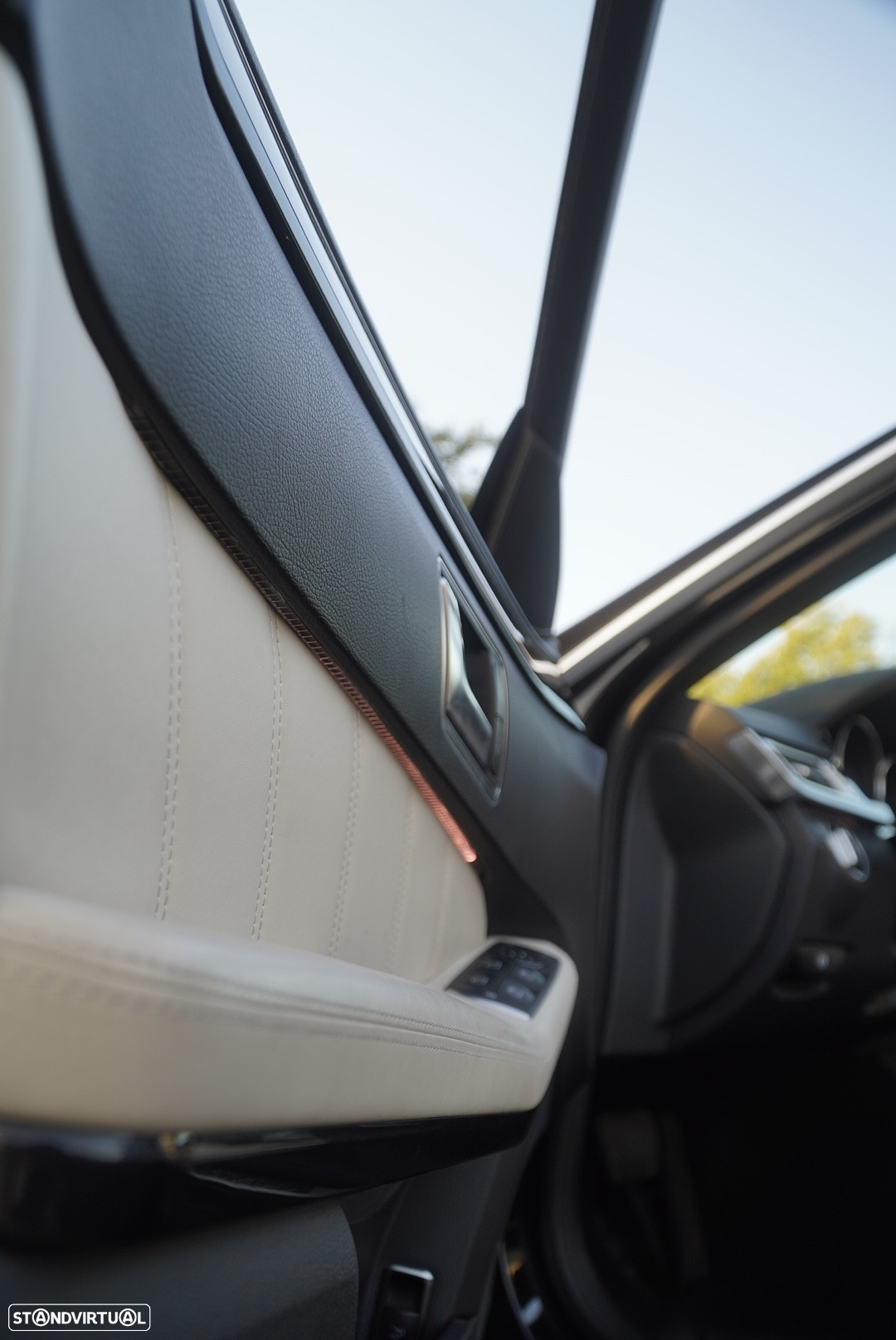 Mercedes-Benz E 300 Bluetec Hybrid Avantgarde - 47
