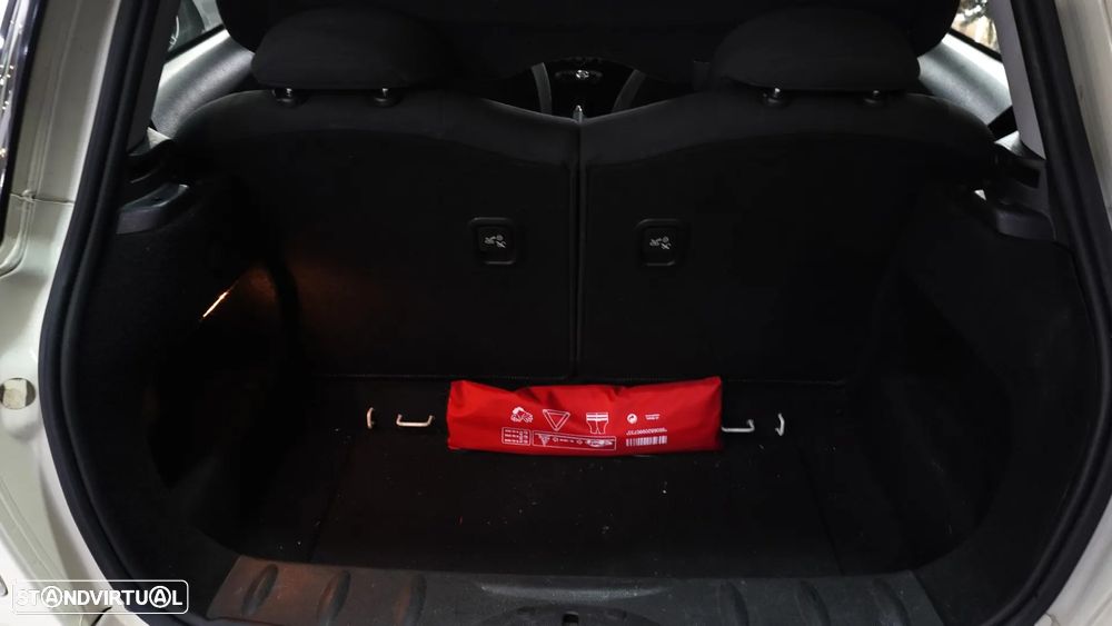 MINI 3 Portas One - 17