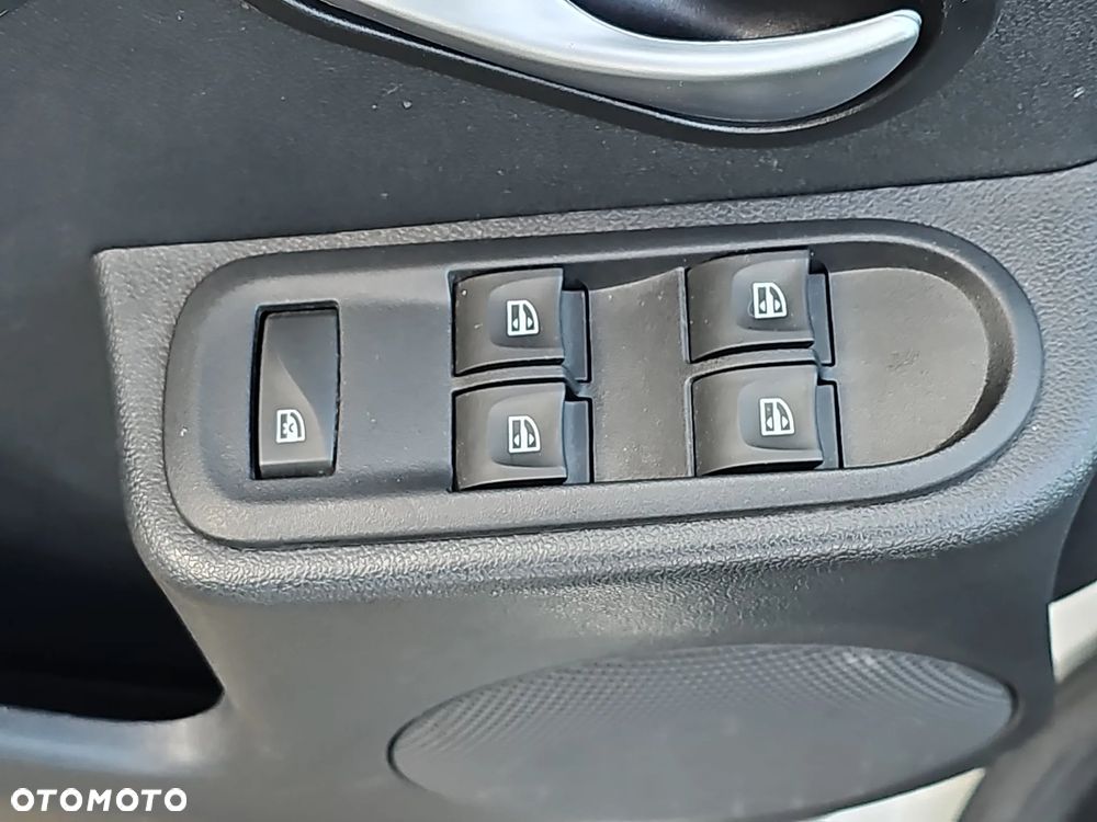 Dacia Duster 1.6 SCe Laureate S&S - 12