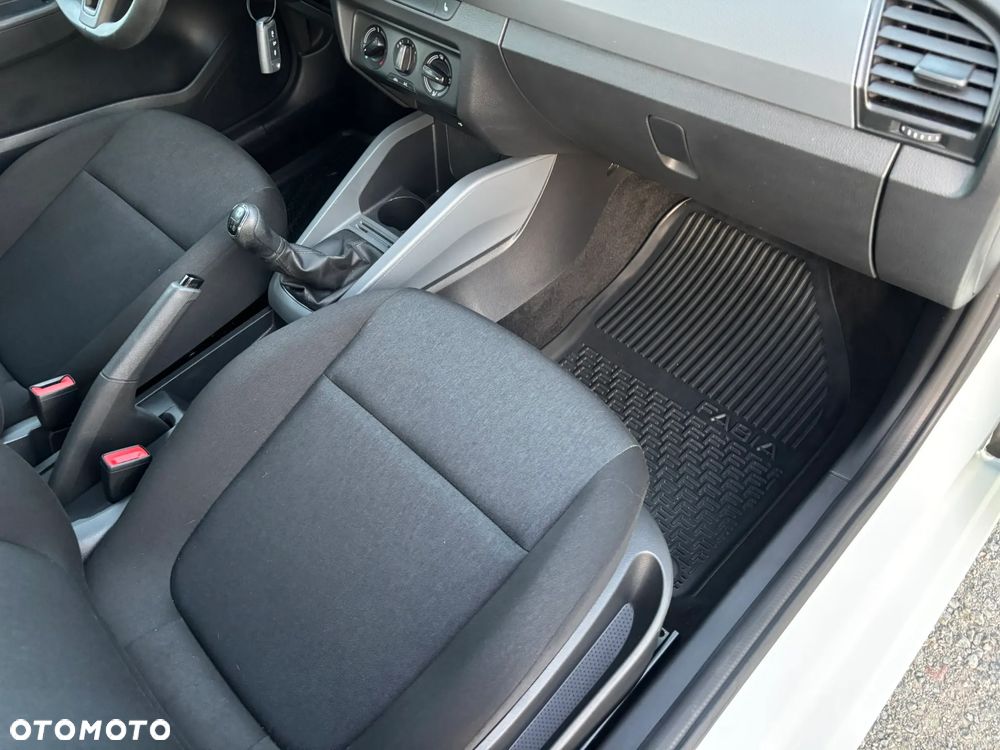 Skoda Fabia 1.0 MPI Active - 10