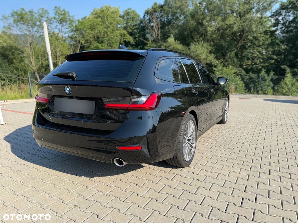 BMW Seria 3 320d xDrive mHEV - 4