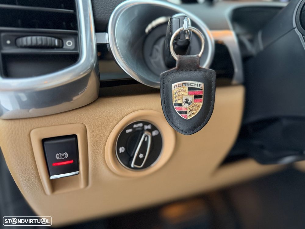 Porsche Cayenne Tiptronic S - 34