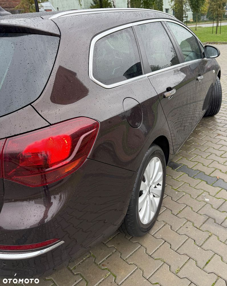 Opel Astra IV 2.0 CDTI Cosmo - 9