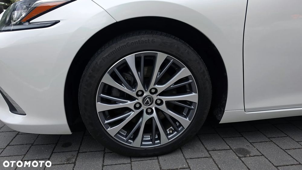 Lexus ES 300h Business Edition - 7