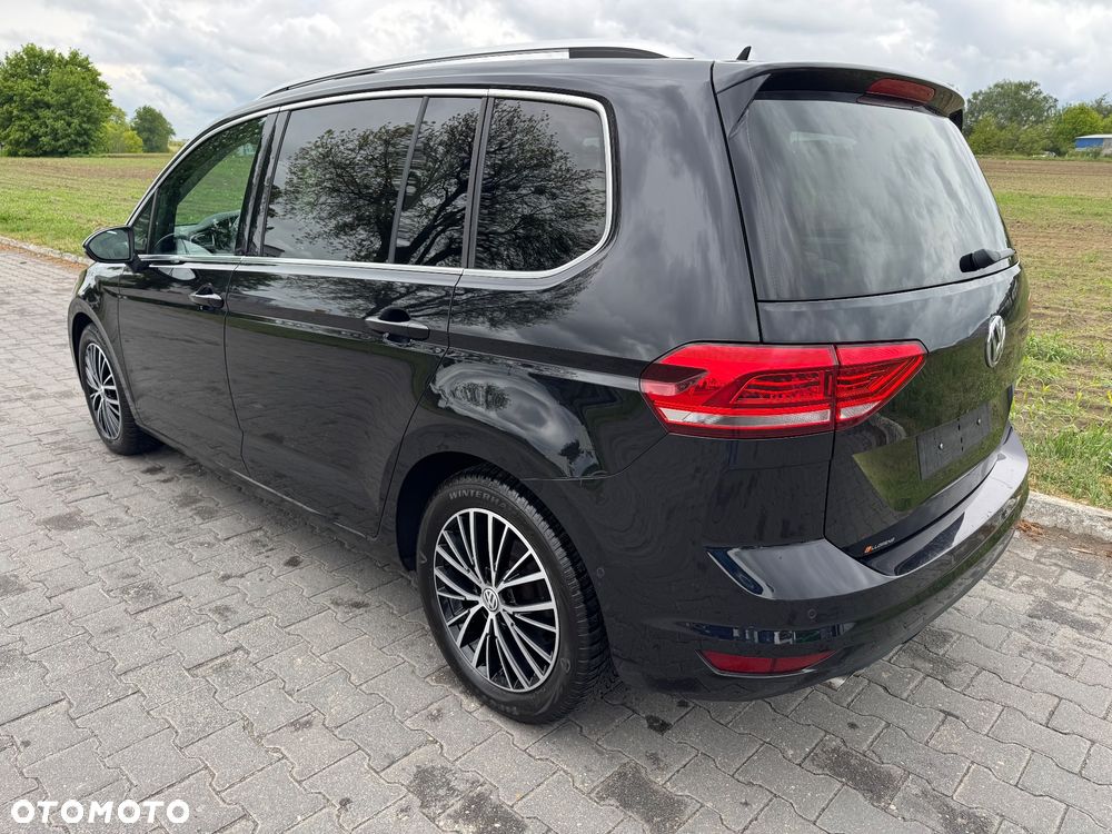 Volkswagen Touran 2.0 TDI SCR DSG Highline - 9