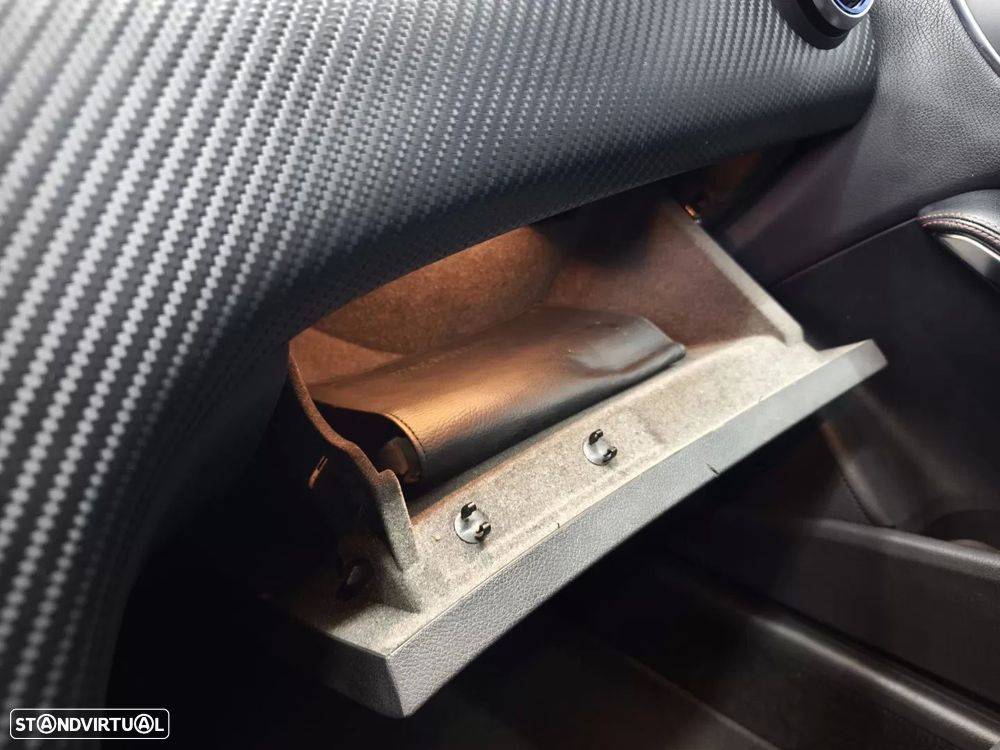 Mercedes-Benz A 180 d AMG Line - 38