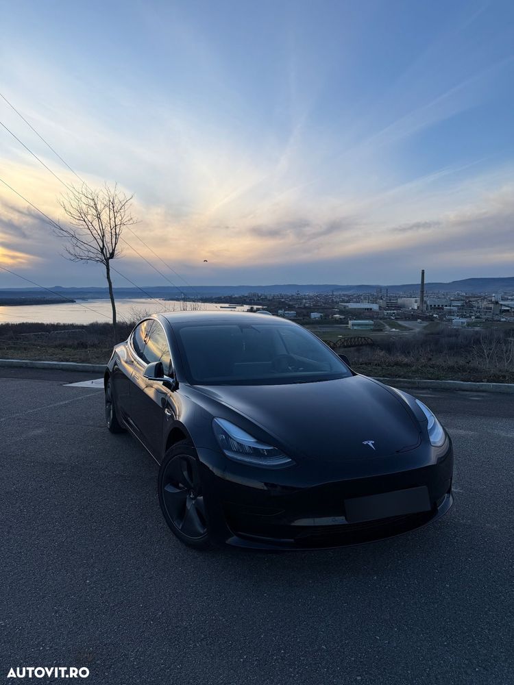 Tesla Model 3 Standard Reichweite Plus Hinterradantrieb - 1