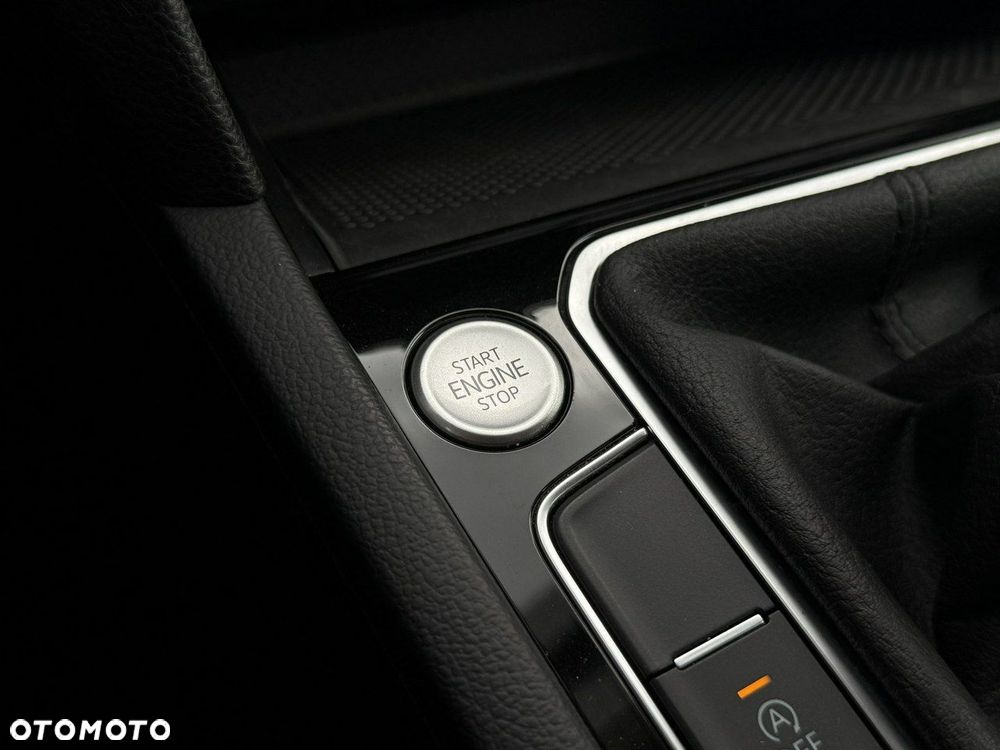 Volkswagen Passat - 29