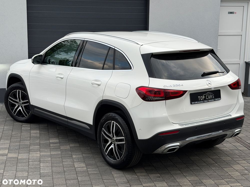 Mercedes-Benz GLA 220 d Progressive - 28