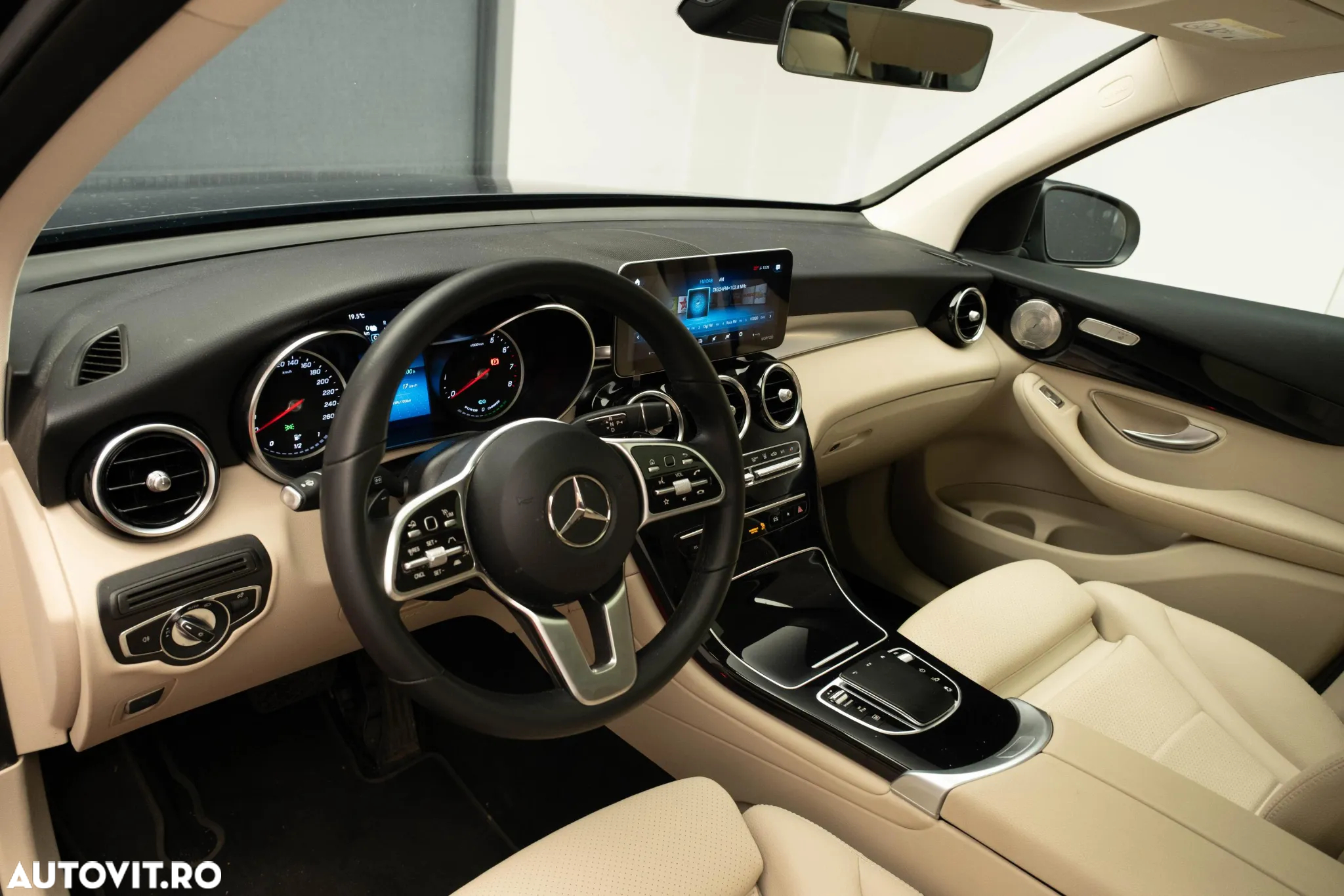 Mercedes-Benz GLC 300 e 4Matic 9G-TRONIC Exclusive - 30