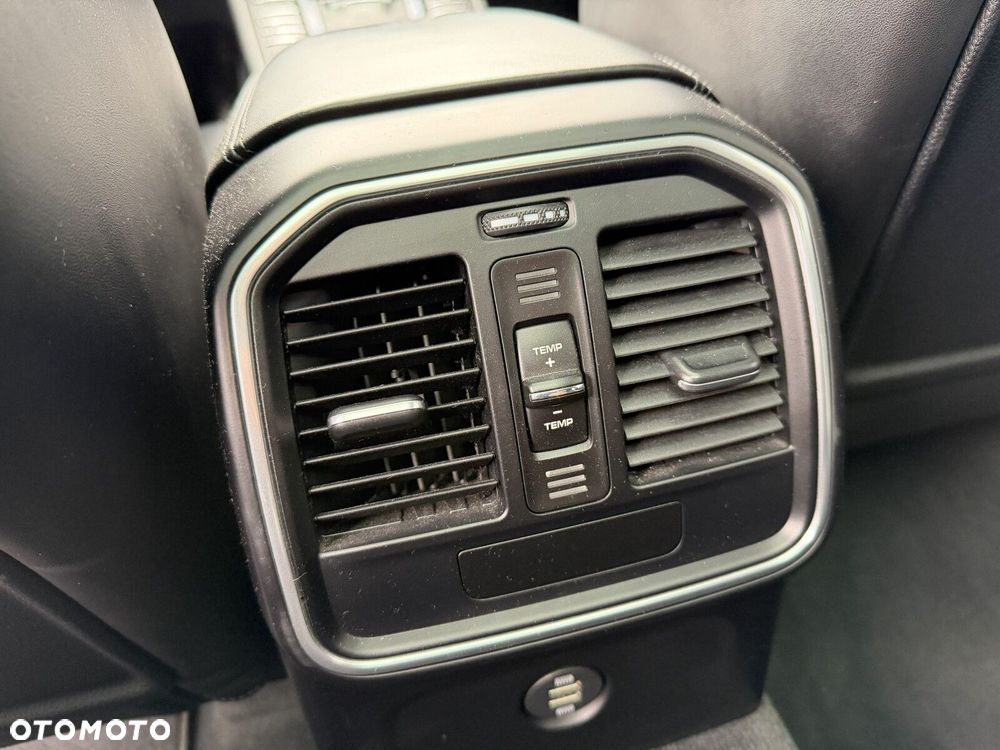 Porsche Macan - 28