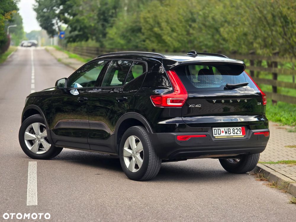 Volvo XC 40 D3 AWD Momentum Pro - 4