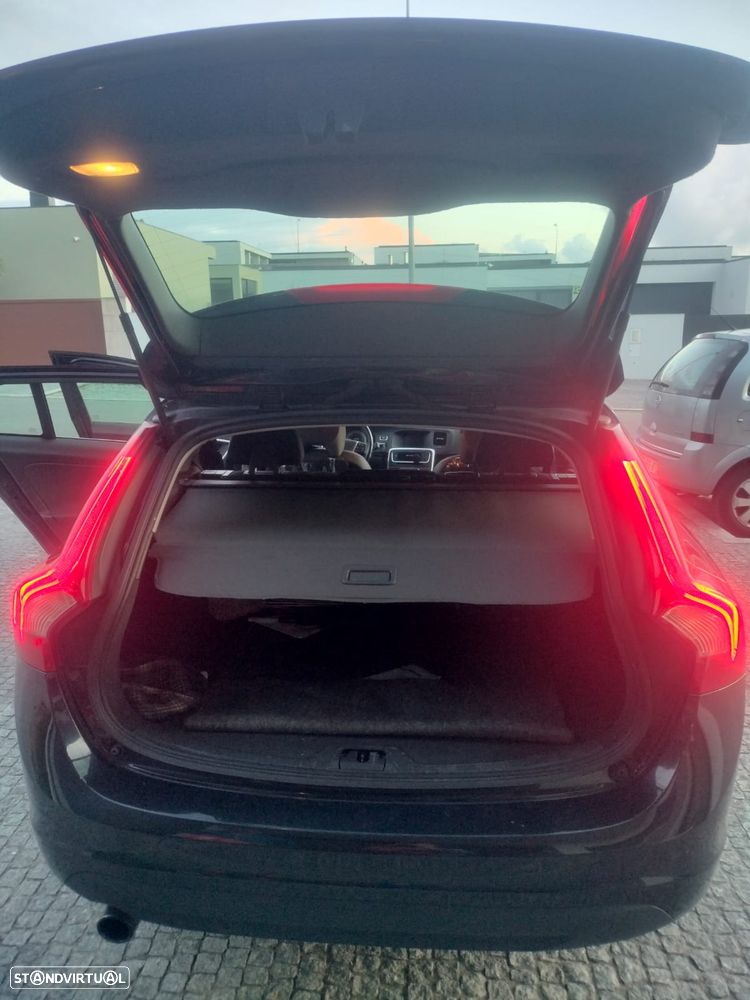 Volvo V60 1.6 D2 Drive Momentum Start/Stop - 11
