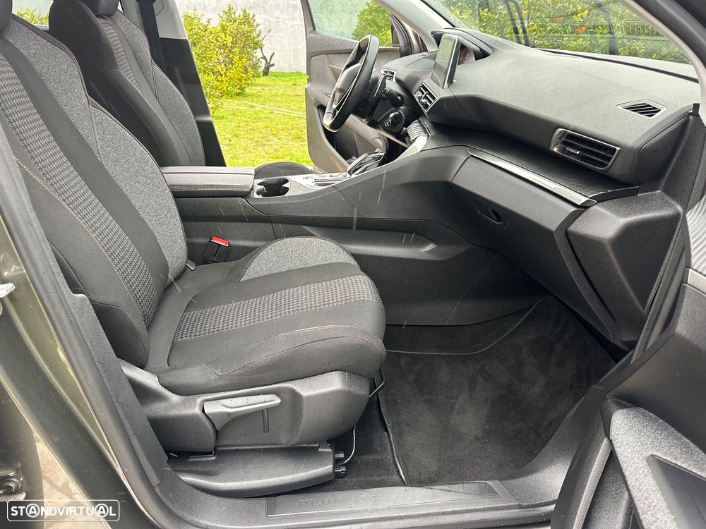 Peugeot 5008 BlueHDI 130 EAT8 Allure Pack - 26