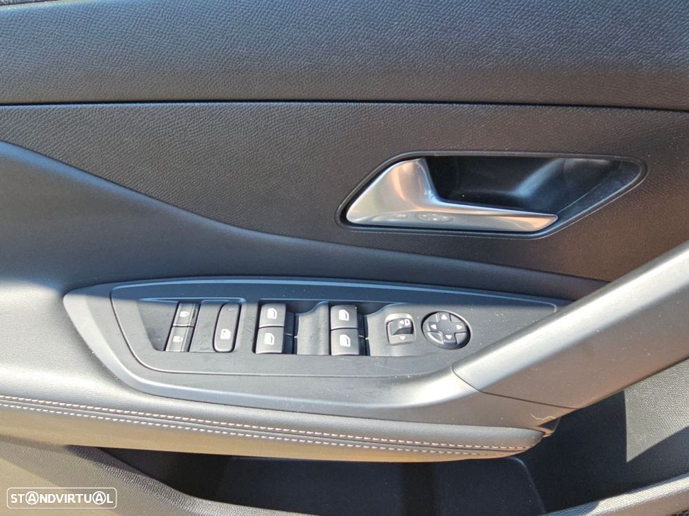 Peugeot 308 1.2 PureTech Allure - 34