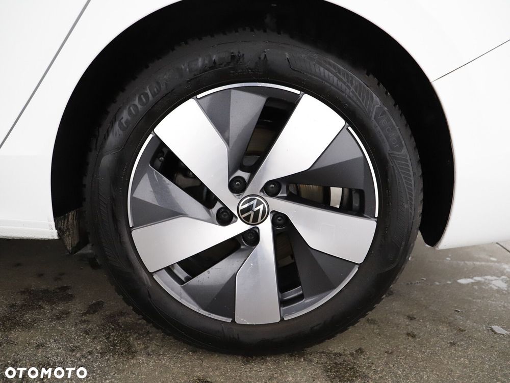 Volkswagen Passat Variant 2.0 TDI SCR Elegance DSG - 31