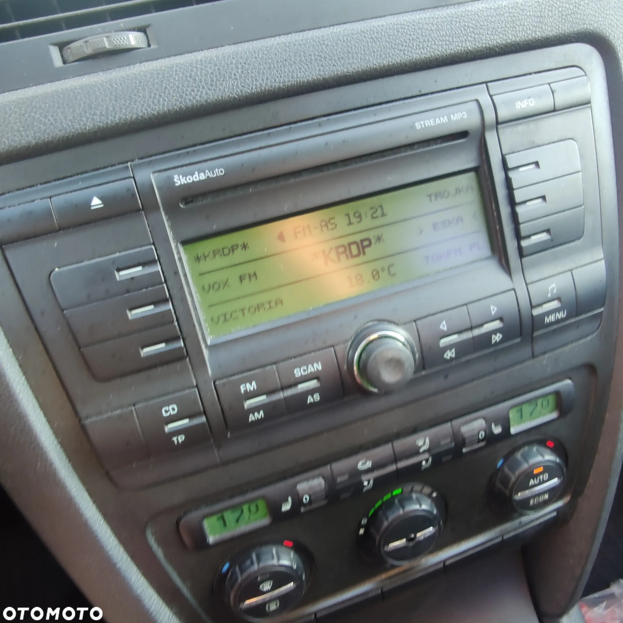 Skoda Octavia 1.6 Elegance - 11