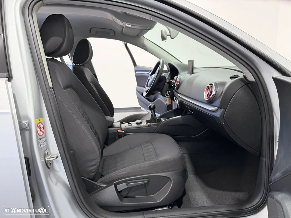 Audi A3 Sportback 1.6 TDI Advance - 33