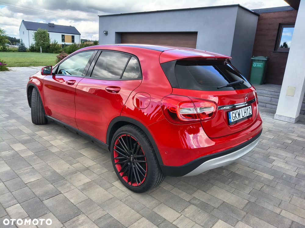 Mercedes-Benz GLA - 3