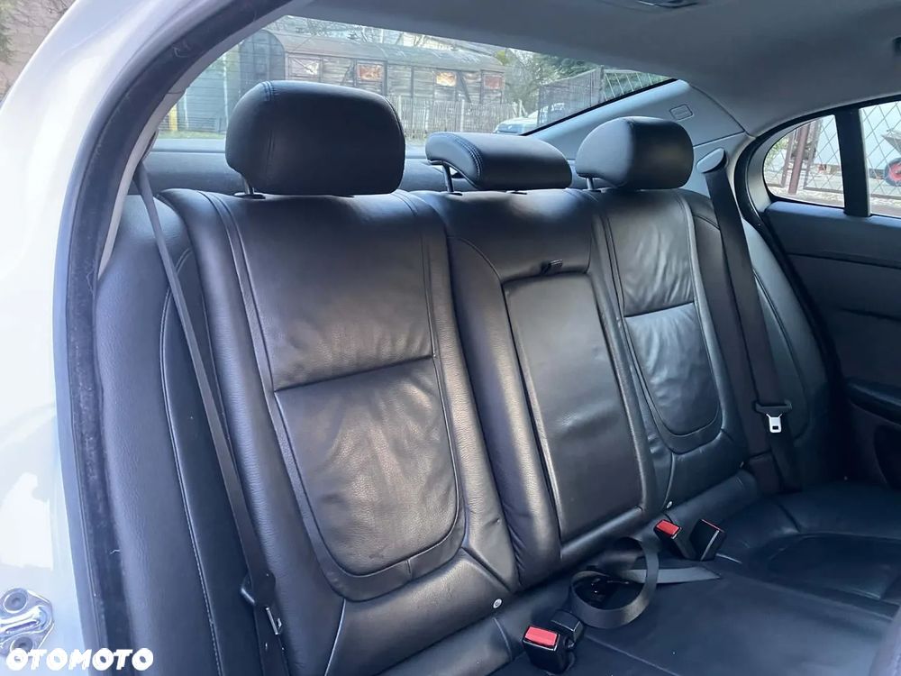 Jaguar XF 3.0 V6 D Luxury - 9