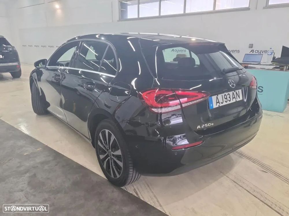 Mercedes-Benz A 250 e Style Plus - 2